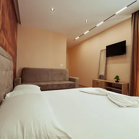 Central Rooms 招待所 3*