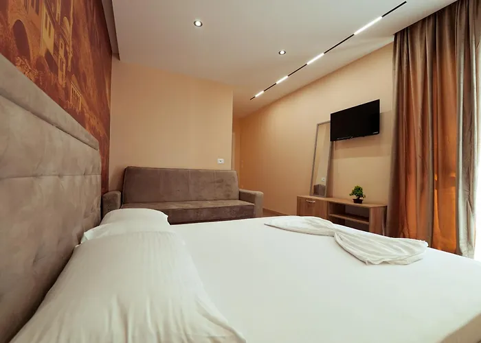 Central Rooms 招待所 3*